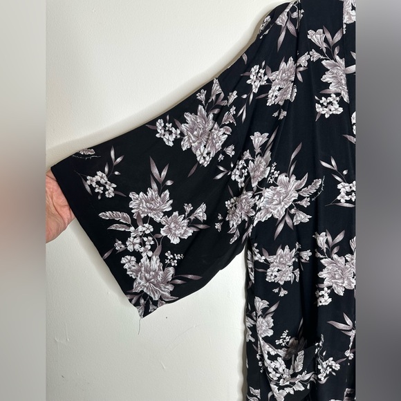 Spiritual Gangster Maya Black Floral Print Kimono One Size - Picture 3 of 6